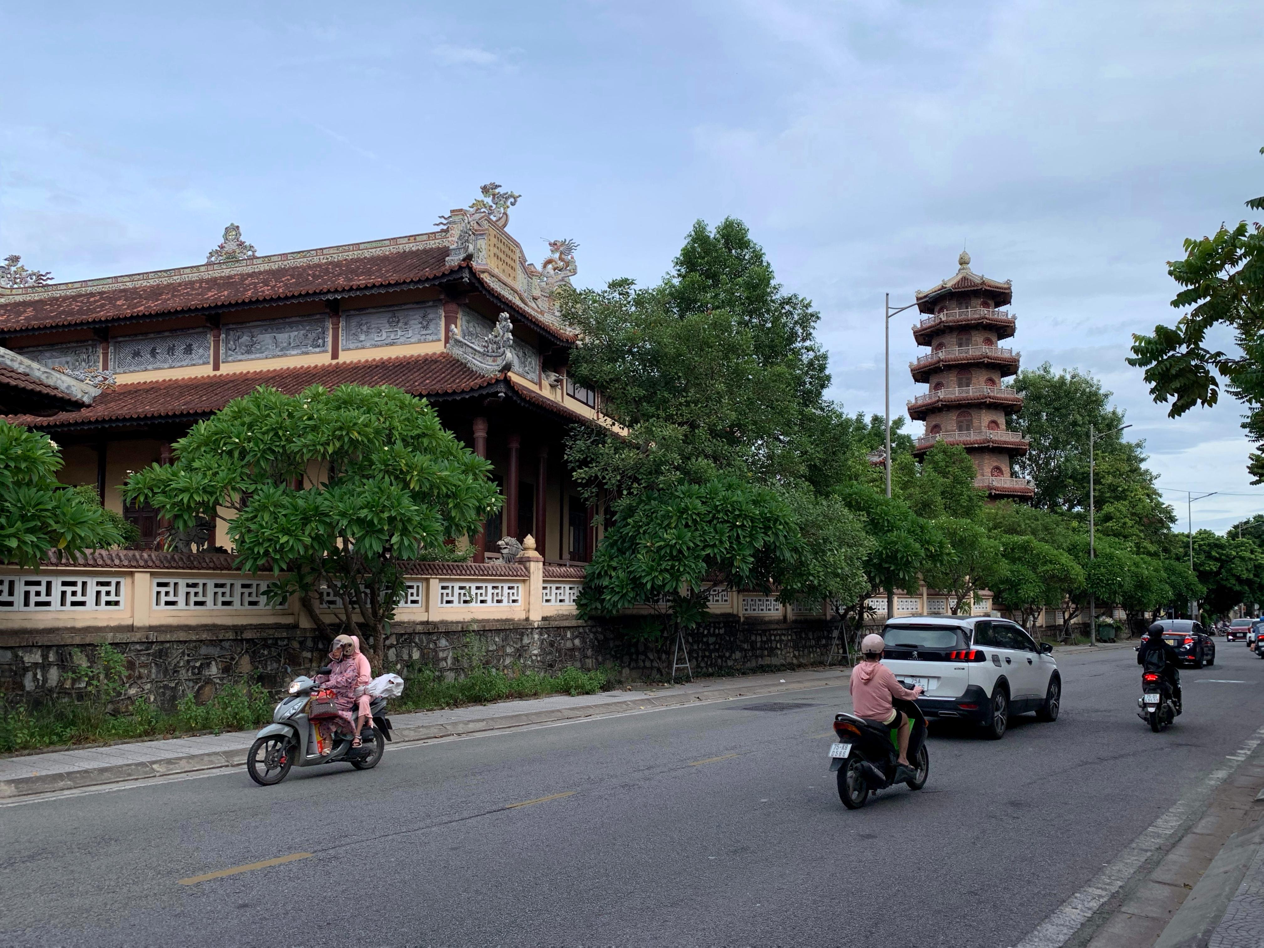 Tu Dam Pagoda